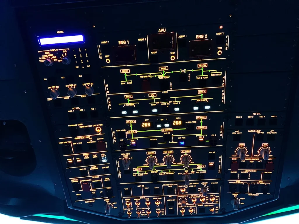 FlySim-NG Valencia Boeing 737 & Airbus A320 Flight Simulators in Manises-5