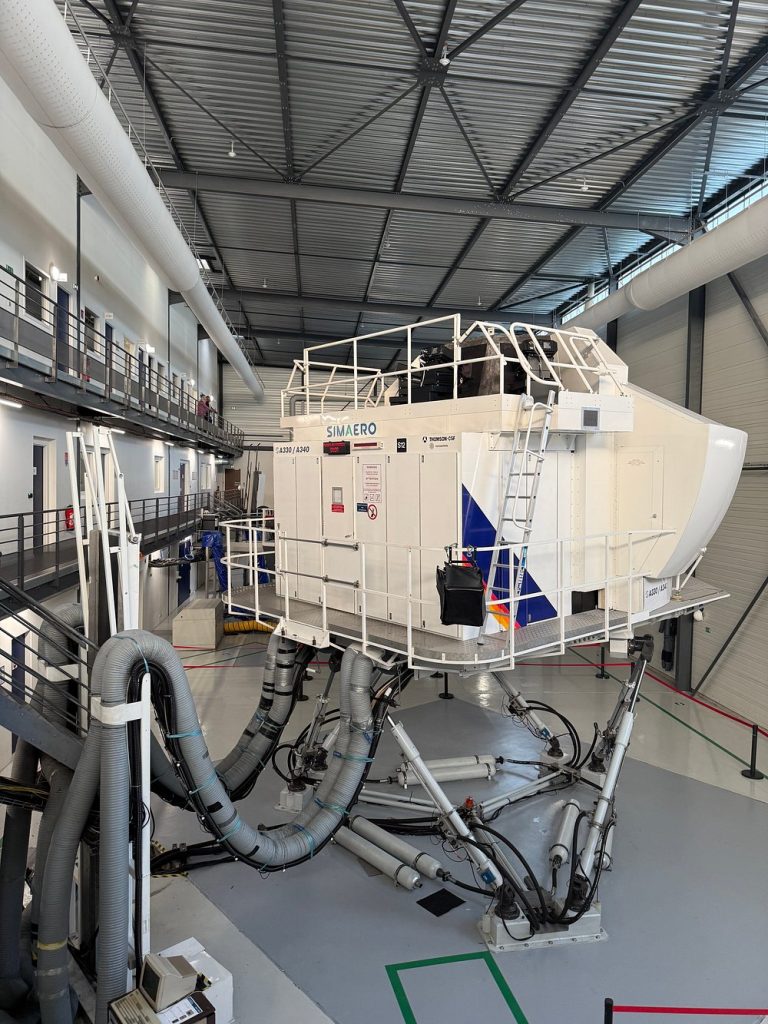 Full Flight Simulator Paris-7