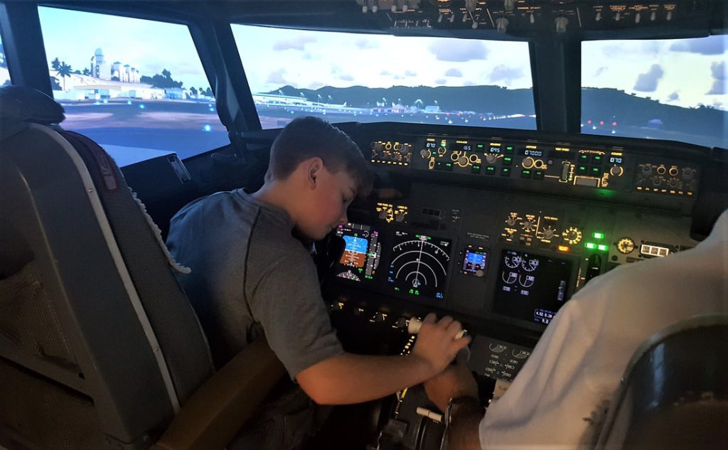 Global Flight Adverntures Canton MA 737-3
