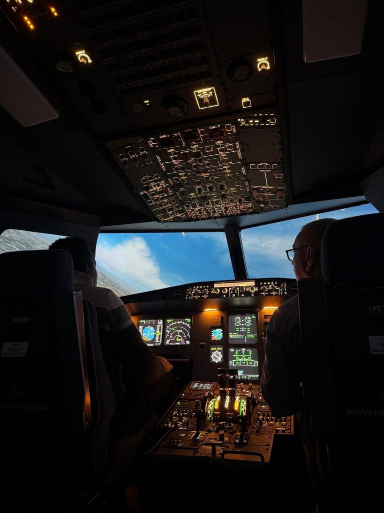 HeronFly Seville Airbus A320 Flight Simulator Experience in Nervión-7