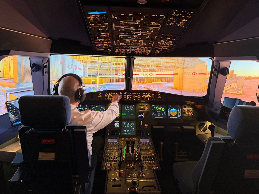 Infinity Simwings A320 Gatwick-1