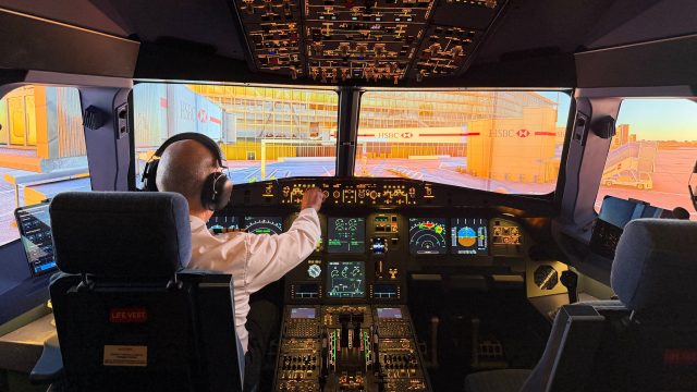 Infinity Simwings A320 Gatwick-1