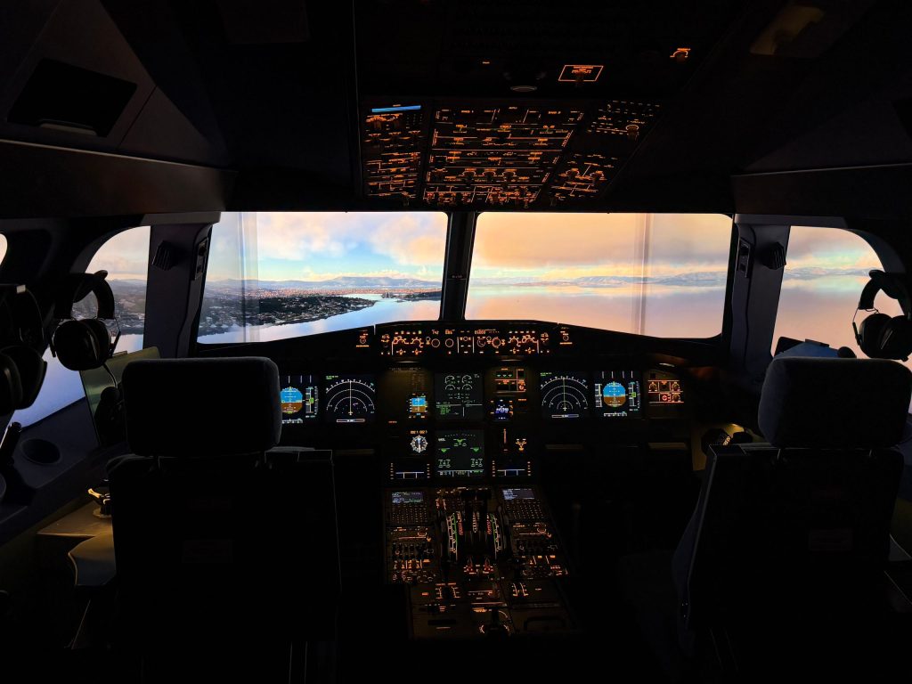 Infinity Simwings A320 Gatwick-5