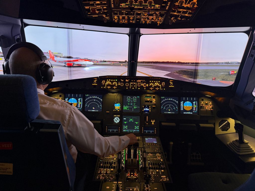 Infinity Simwings A320 Gatwick-7
