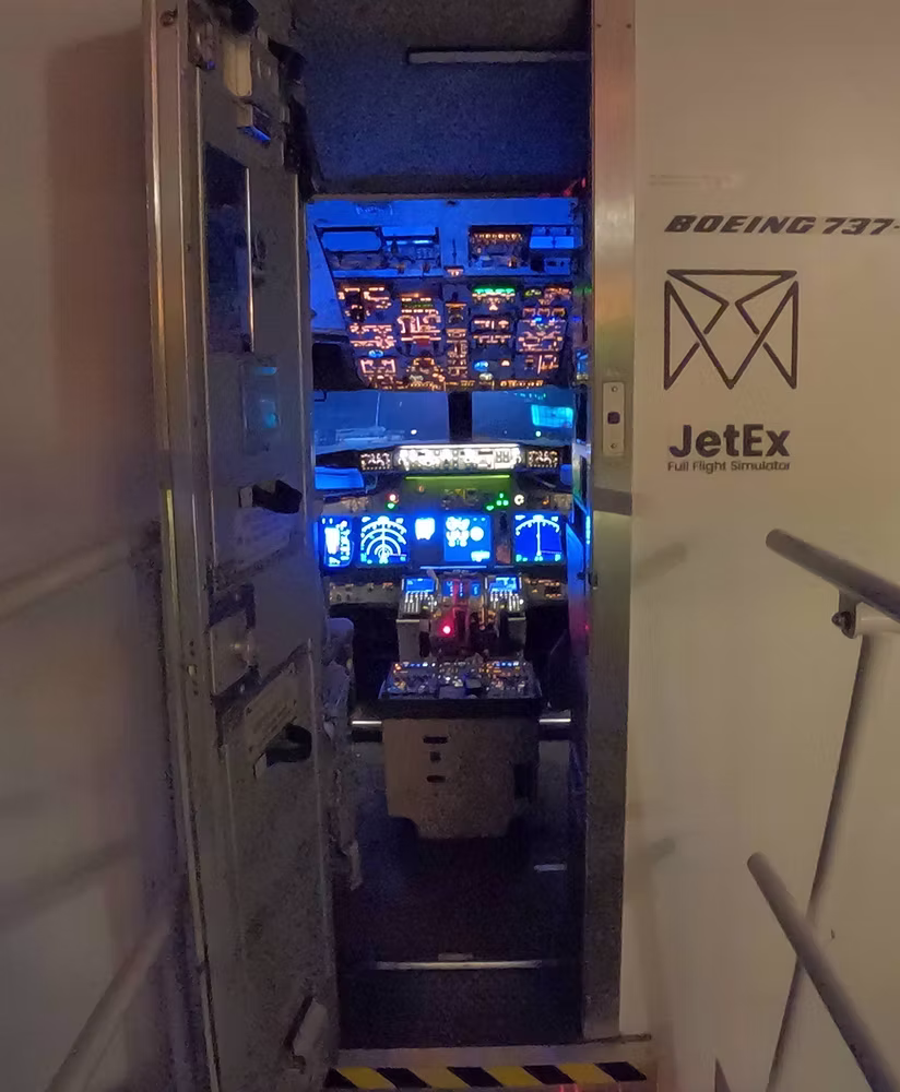 Jetex 737 Bath UK-8