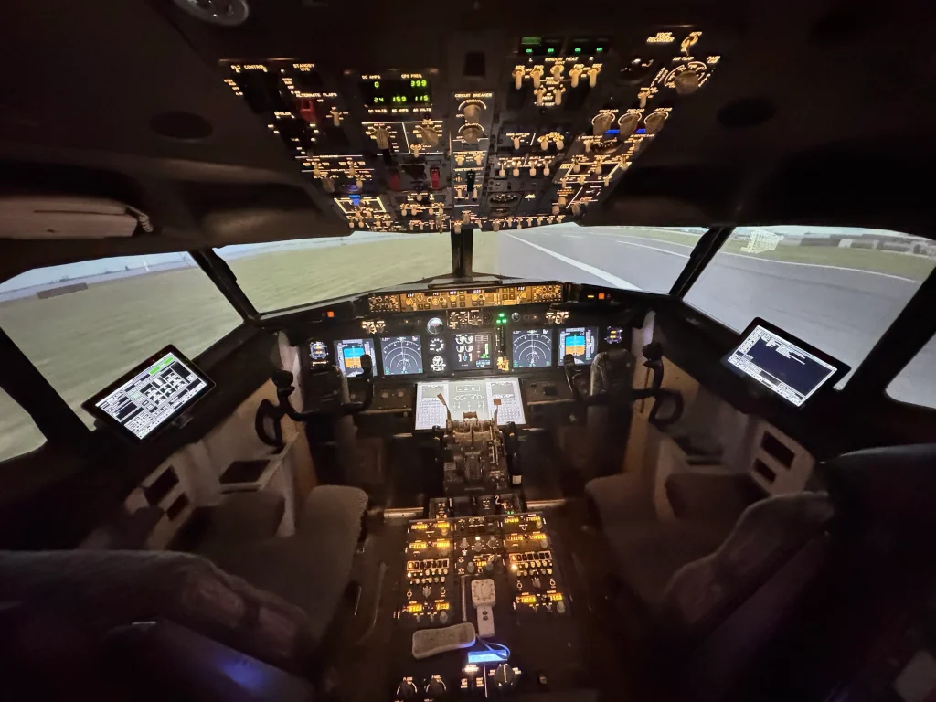 Manchester Flight Sim Centre: Airbus A320, Boeing 737 MAX, F/A-18 Hornet & Bell 206