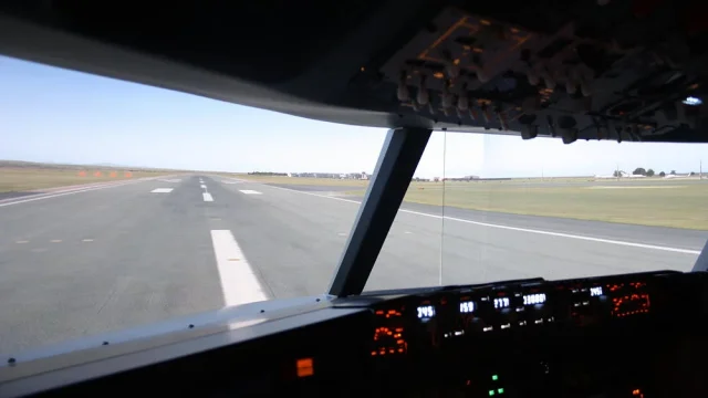 NFC Simcheck 737 Dublin-3