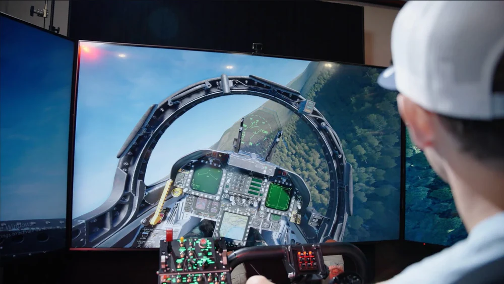 New England Air Museum: F/A-18 Hornet Flight Simulator in Windsor Locks, Connecticut