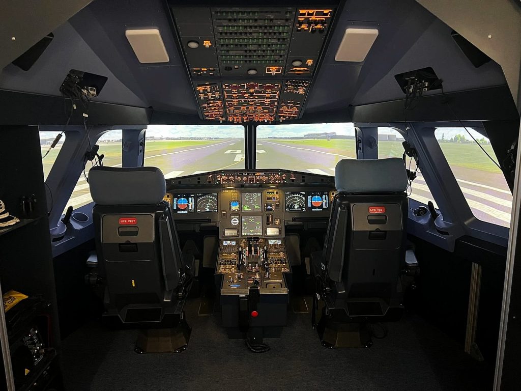 ProFlite UK: Airbus A320 Flight Simulator Bedfordshire