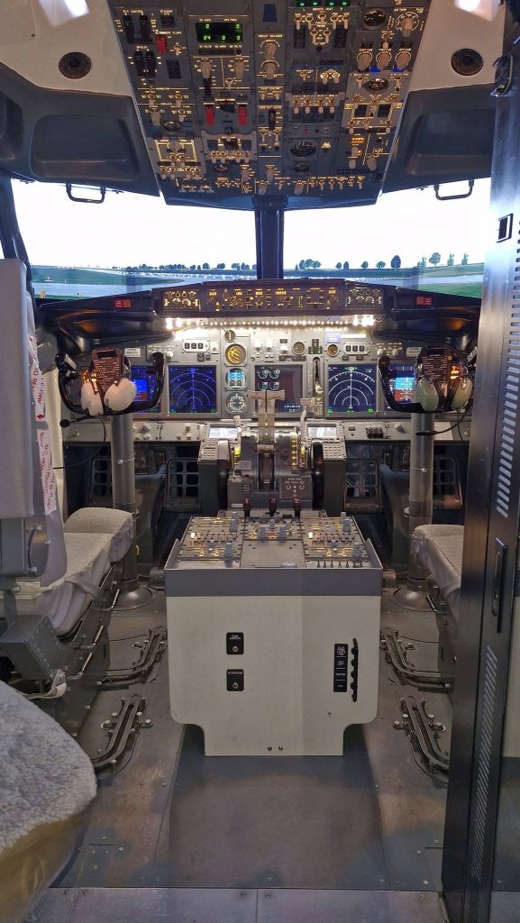 Sim2do Flight Simulator Centre Boeing 737, Spitfire & F-35-9