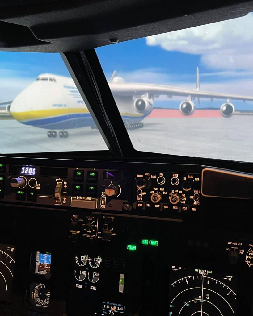 SimAir 737 Boeing 737-800 Flight Simulator Gloucestershire Airport-2
