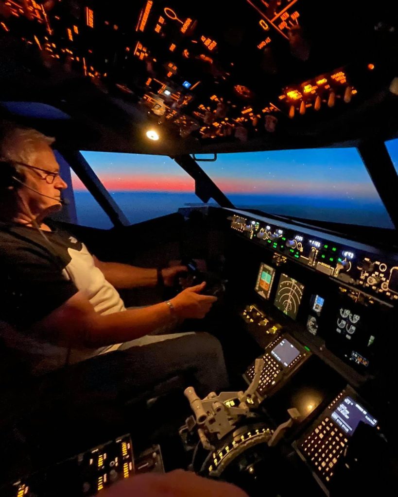SimAir 737 Boeing 737-800 Flight Simulator Gloucestershire Airport-4