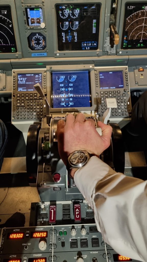 SimAir 737 Boeing 737-800 Flight Simulator Gloucestershire Airport-9