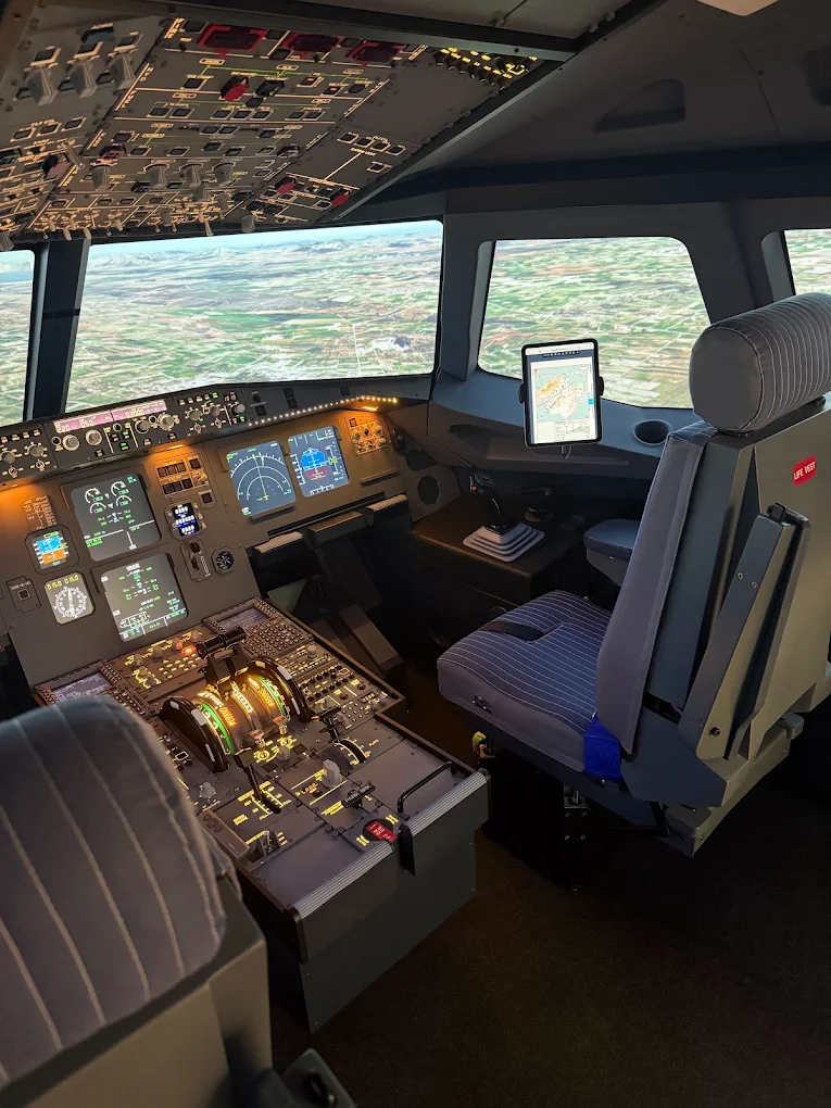 Simtra Simulator Madrid: Airbus A320 Cockpit at Bernabéu Center