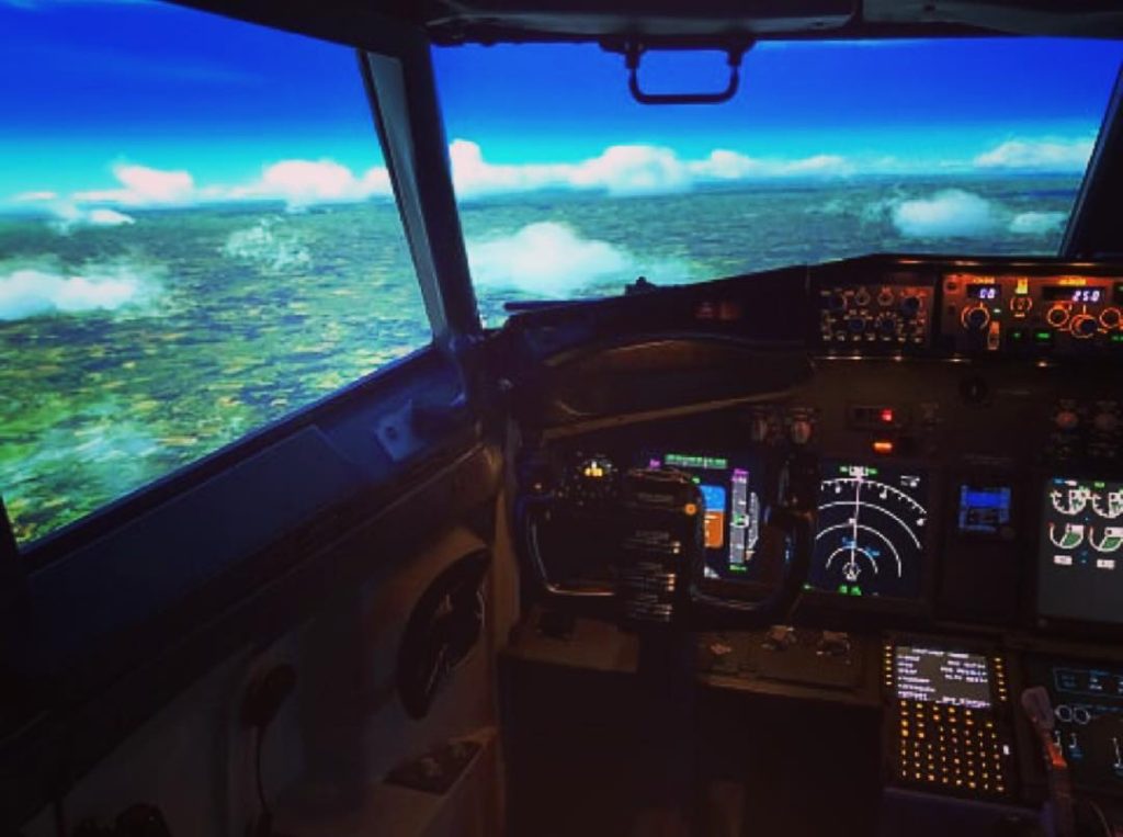 TG Simulation Lincoln Boeing 737NG Flight Simulator Experience-6