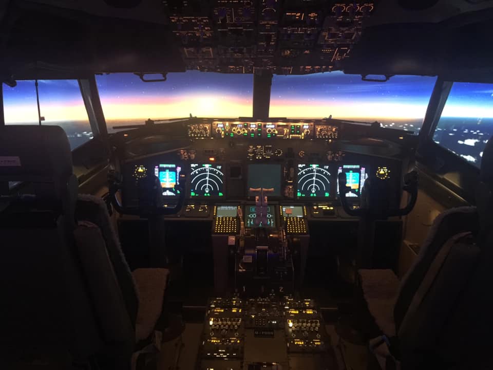 TG Simulation Lincoln Boeing 737NG Flight Simulator Experience-9