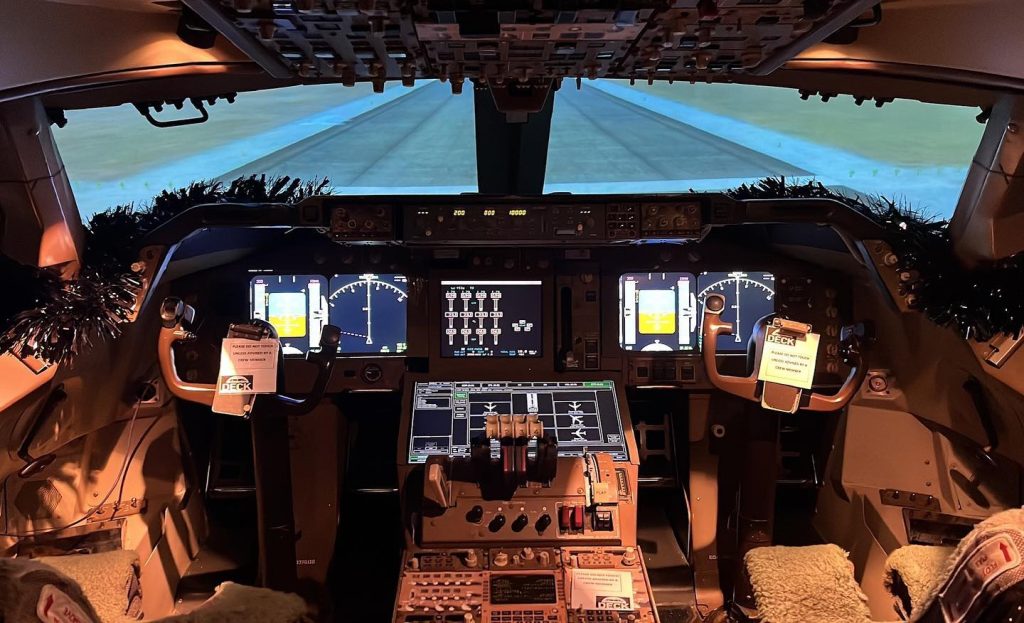 The Deck 747 Real Boeing 747-400 Flight Experience Manchester-12