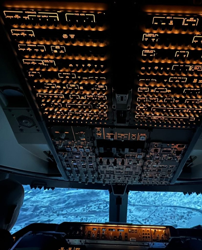 The Deck 747 Real Boeing 747-400 Flight Experience Manchester-5