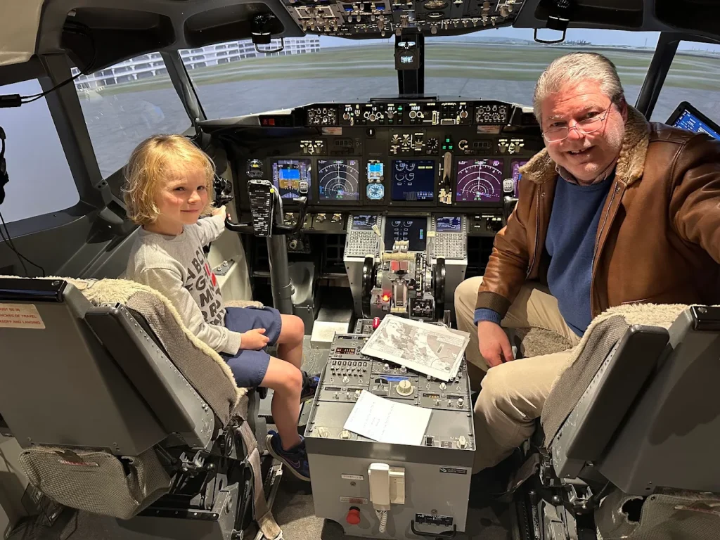 Top Aviator Marbella Boeing 737-800 Flight Simulator in Puerto Banús-5