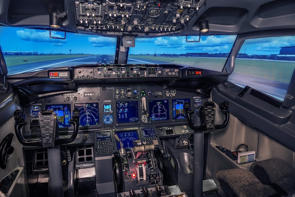 Top Aviator Marbella Boeing 737-800 Flight Simulator in Puerto Banús-7