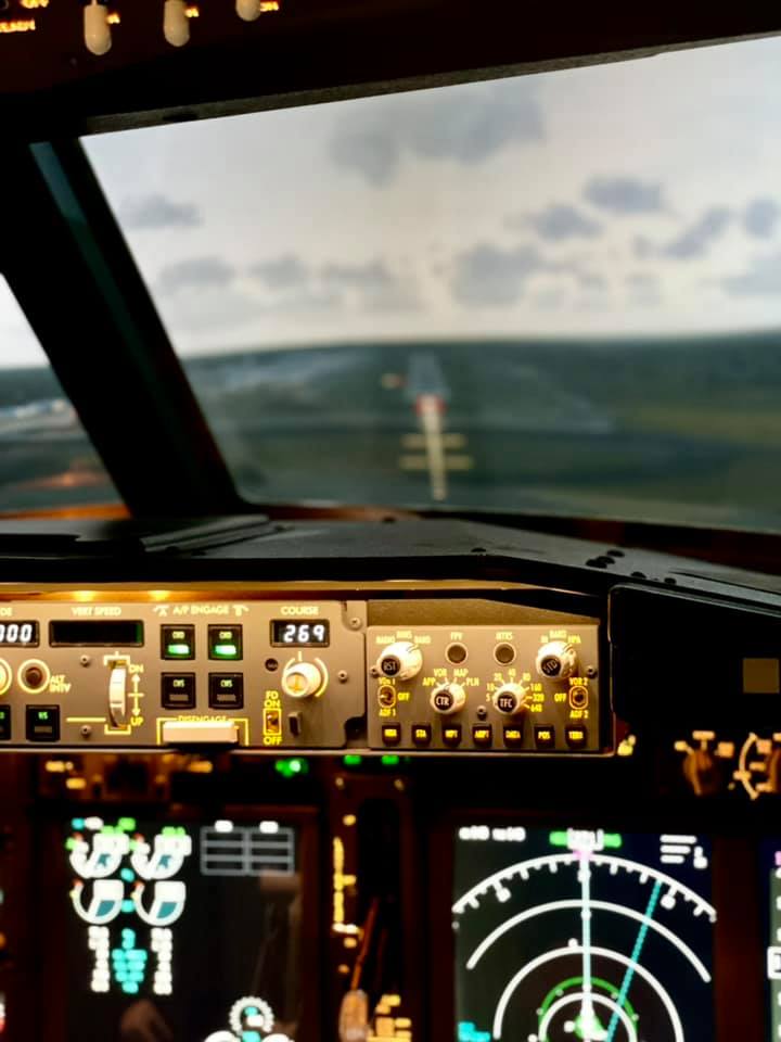 Velocity Flight Training Boeing 737-800 NG Experience Gloucester-7