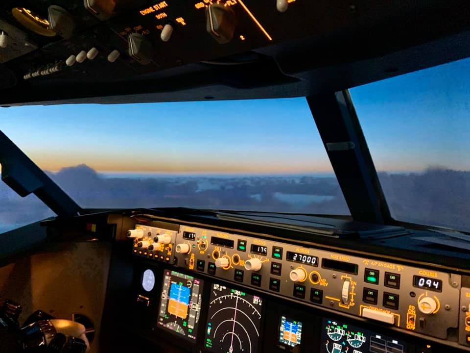 Velocity Flight Training Boeing 737-800 NG Experience Gloucester-8