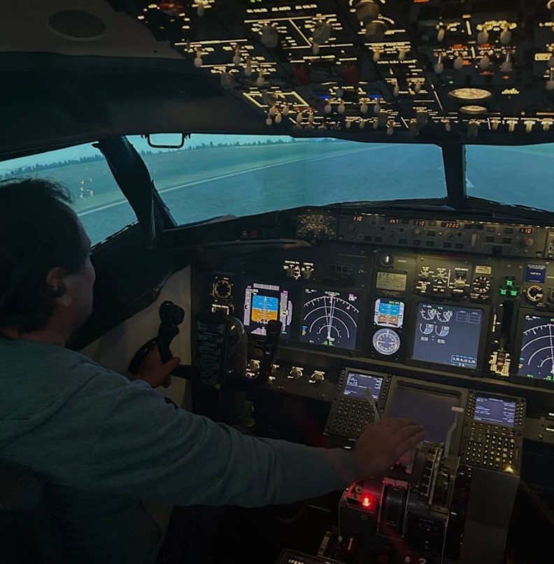 ASG Flight Simulator Buenos Aires Boeing 737 Beechcraft 350 Cessna Experience in Munro