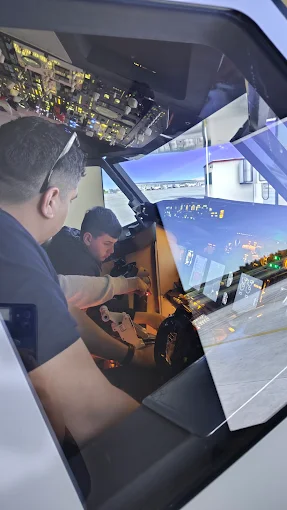 Aerosimco Flight Simulator Bogota Boeing 737NG Cockpit Experience