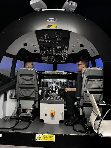 Airside Flight Simulator Rome Boeing 737 Airbus A320 Experience in Fiumicino