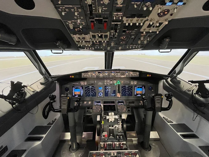 Airside Flight Simulator Rome Boeing 737 Airbus A320 Experience in Fiumicino