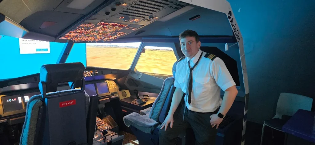 AviaSim Calgary Airbus A320 Flight Simulator at iFly Centre, Deerfoot City-5