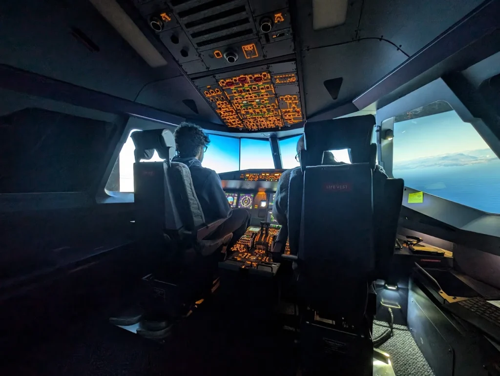 AviaSim Edmonton Airbus A320 Flight Simulator at DoubleTree by Hilton West Edmonton-6