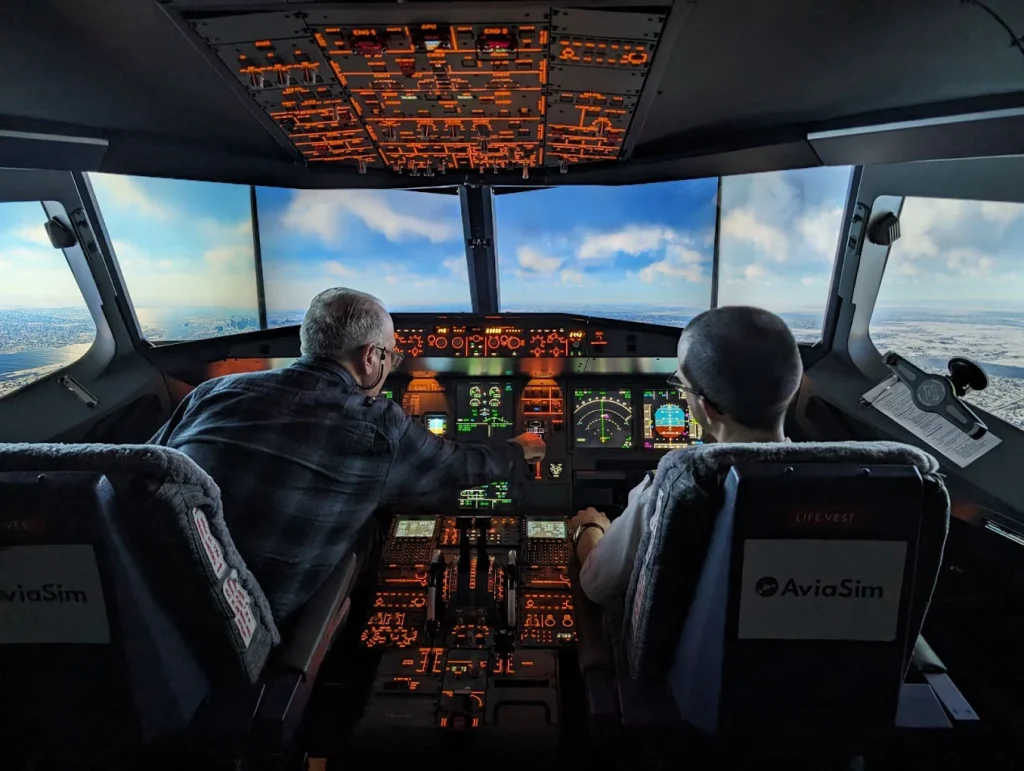 AviaSim Montreal: Boeing 737-800 & Airbus A320 Flight Simulators at Marriott Montreal Airport