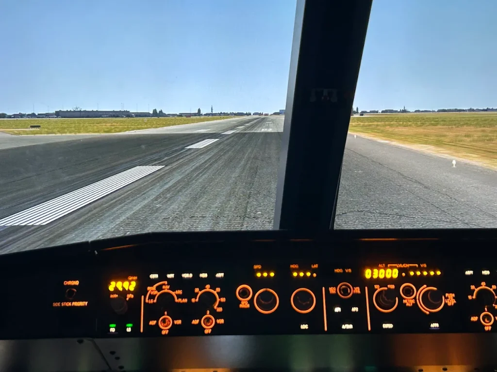 AviaSim Montreal Boeing 737-800 & Airbus A320 Flight Simulators at Marriott Montreal Airport-5
