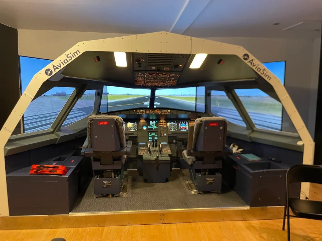 AviaSim Montreal Boeing 737-800 & Airbus A320 Flight Simulators at Marriott Montreal Airport-6