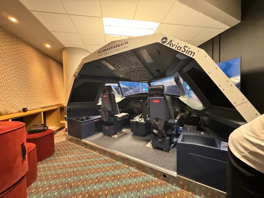 AviaSim Ottawa: Airbus A320 Flight Simulator at Brookstreet Hotel