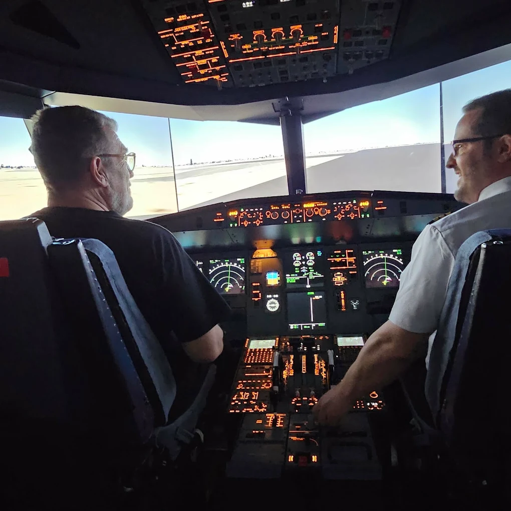 AviaSim Quebec City Airbus A320 Flight Simulator in the Heart of Old Quebec-2