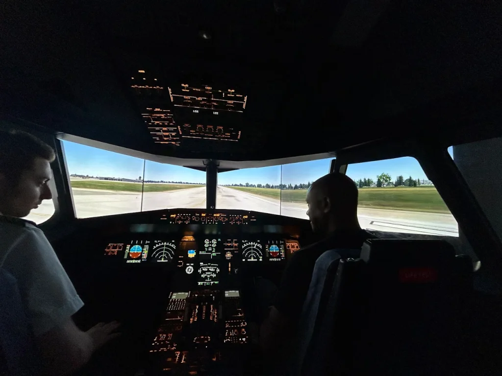 AviaSim Quebec City Airbus A320 Flight Simulator in the Heart of Old Quebec-3