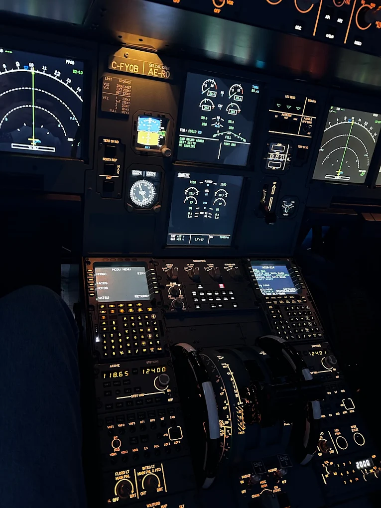 AviaSim Quebec City Airbus A320 Flight Simulator in the Heart of Old Quebec-4