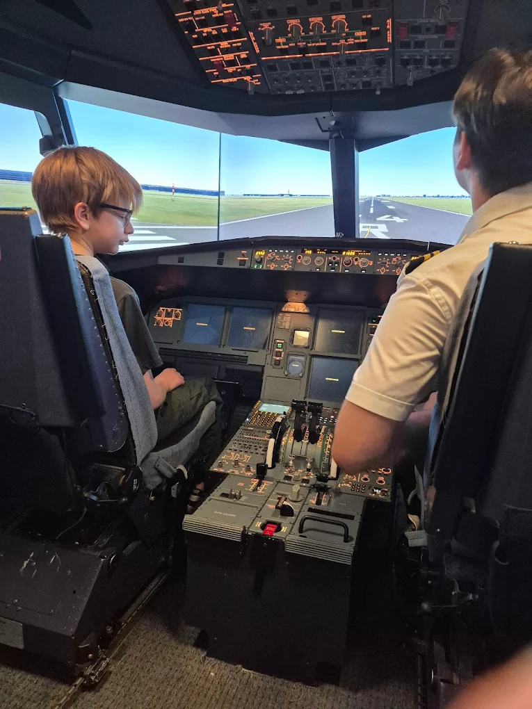 AviaSim Quebec City: Airbus A320 Flight Simulator in the Heart of Old Quebec