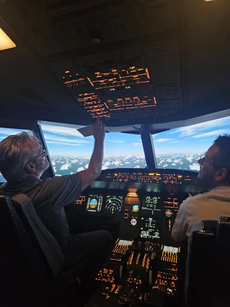 AviaSim Quebec City Airbus A320 Flight Simulator in the Heart of Old Quebec-7
