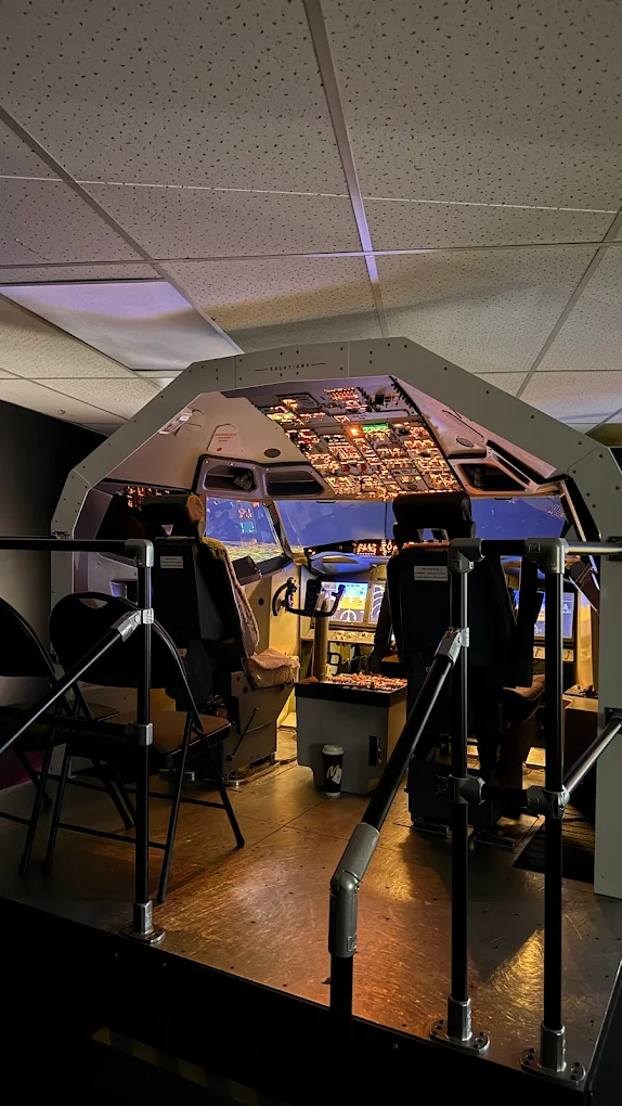 AviaSim Vancouver Boeing 737 MAX Flight Simulator in Richmond, BC-2