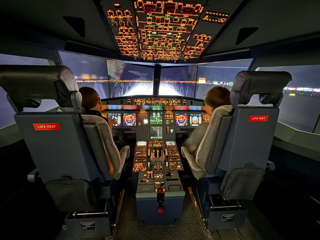 AviaSim Winnipeg: Airbus A320 Flight Simulator — Gateway to the Royal Aviation Museum