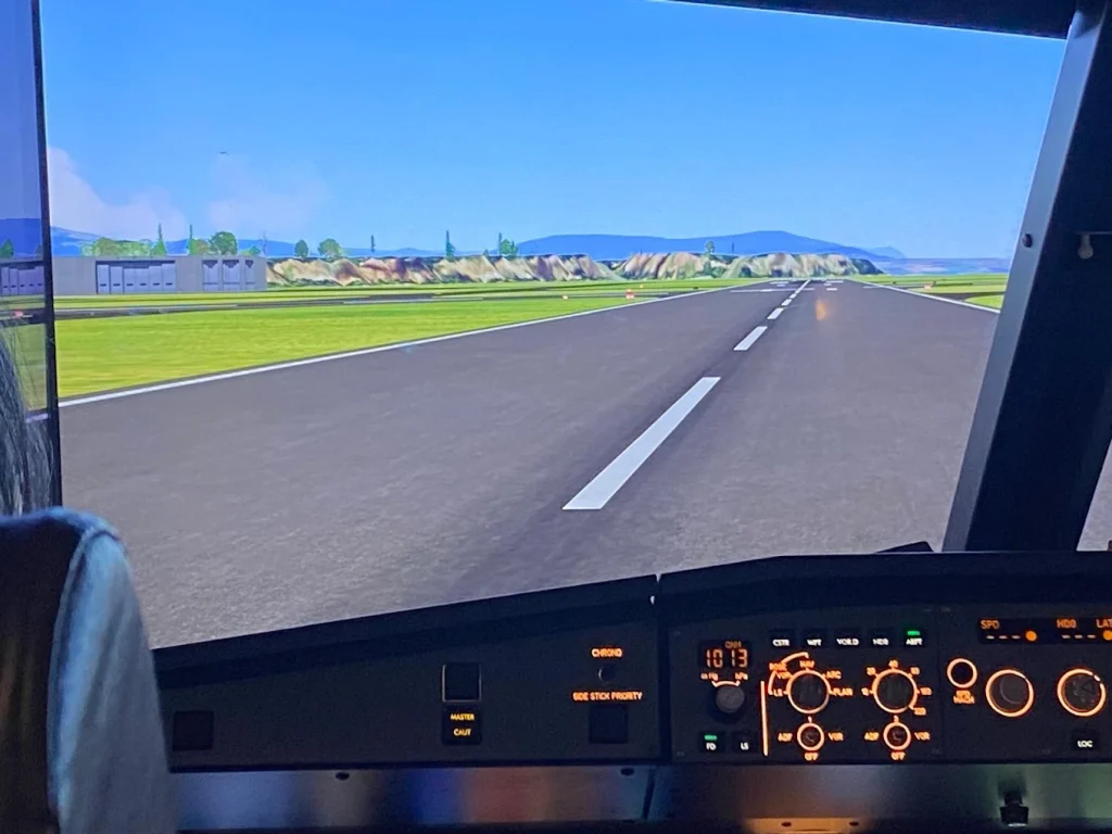 AviaSim Winnipeg Airbus A320 Flight Simulator — Gateway to the Royal Aviation Museum-3