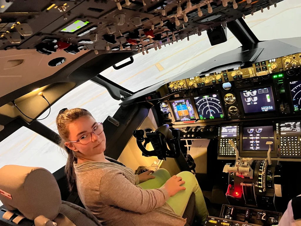 Brussels Flight Simulators Boeing 737, F-16, F-18 & Cessna Simulators in Zaventem-9