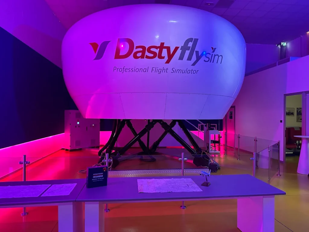 Dastyflysim Bagnatica Boeing 737 Full Motion, A320, B737 Static & F-18 — Milan-2
