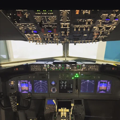 Dreamflight737 Flight Simulator Istanbul Boeing 737 Cockpit Experience in Bakirkoy