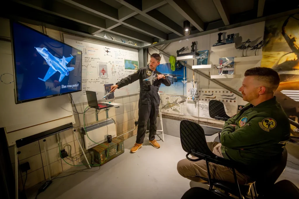 Flight Experience Nivelles F-14 Top Gun, F-16, F-18 & Airbus A320 Simulators near Brussels-4