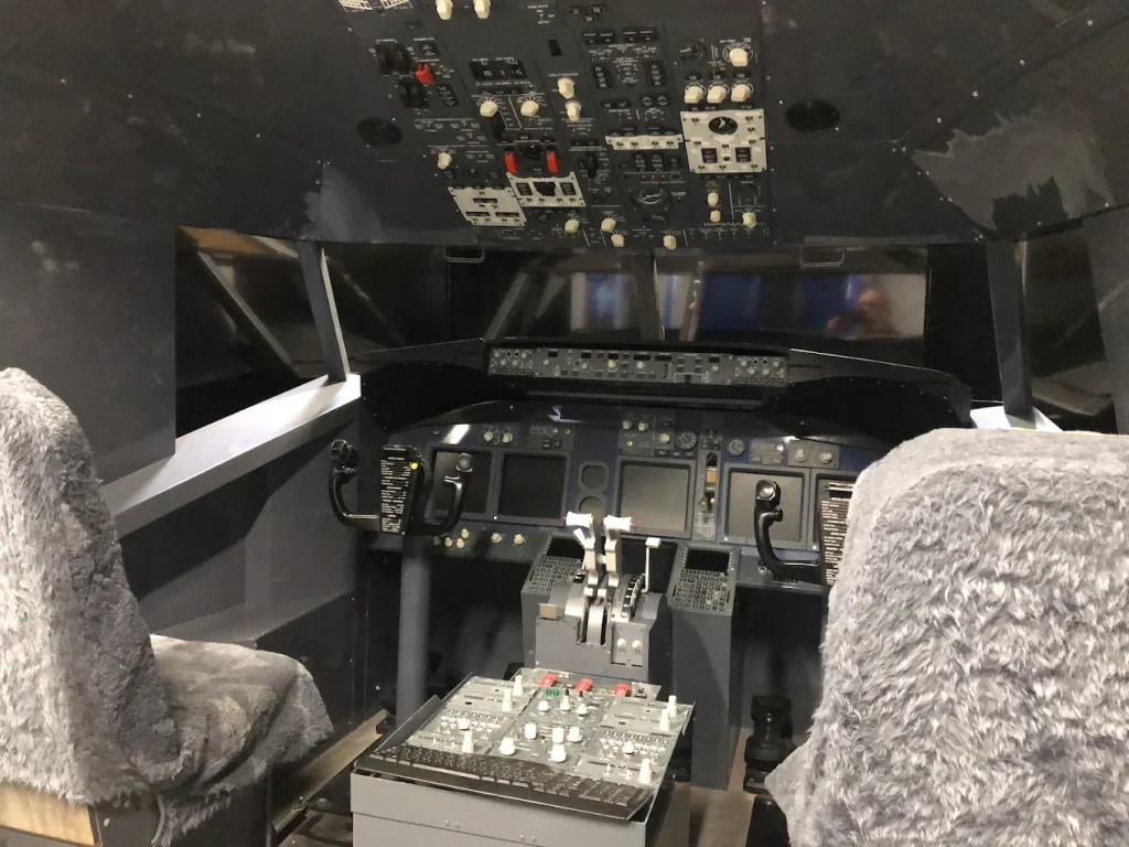 Flight Sim Melbourne Boeing 737-800NG Flight Simulator Experience in Kew -4