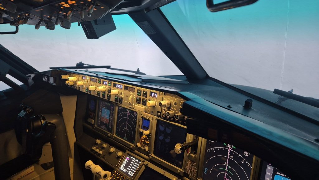 Flight Simulations Norway Oslo Boeing 737 Cockpit Experience in Dal-1